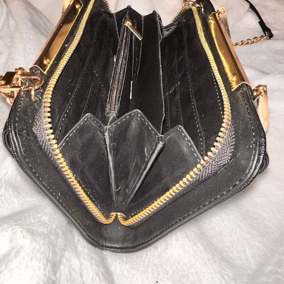 Guang Tong Purse, black w/gold-tone hardware NWOT - Picture 4 of 11